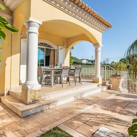 Caty Catarina Villa