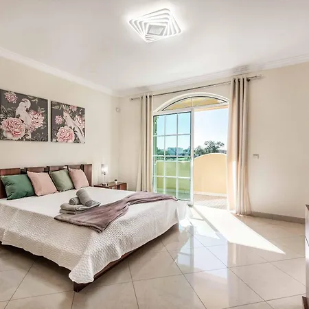 Caty Catarina 阿尔布费拉