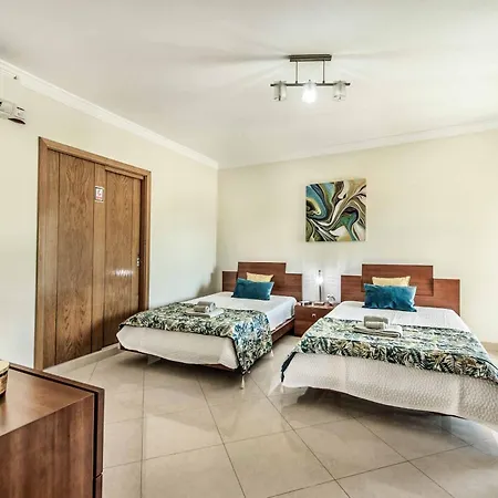 Vila Caty Catarina *